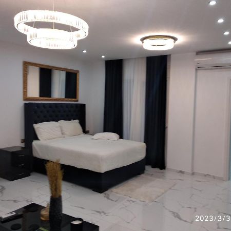 Despina'S Palace Apt Downtown Heraklion  Bagian luar foto