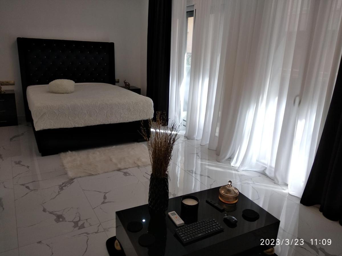 Despina'S Palace Apt Downtown Heraklion  Bagian luar foto