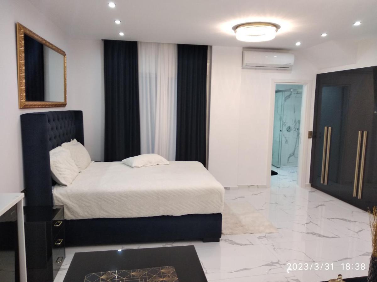 Despina'S Palace Apt Downtown Heraklion  Bagian luar foto