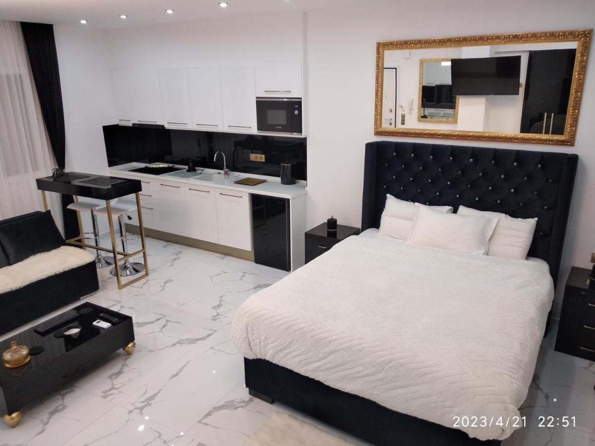 Despina'S Palace Apt Downtown Heraklion  Bagian luar foto